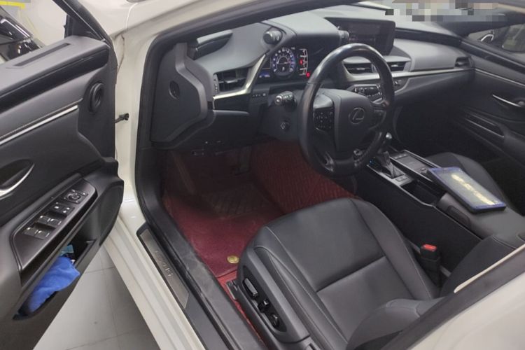 Used Lexus ES 2020 200 Excellence Edition Driver Seat