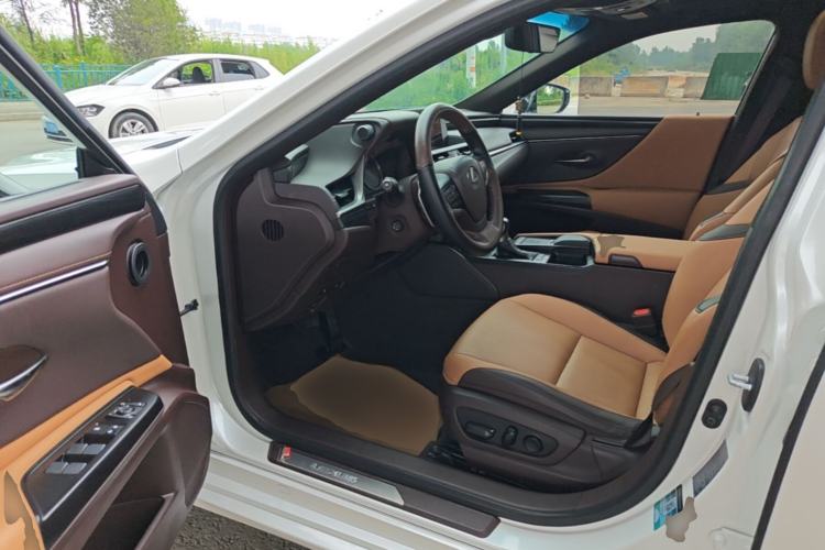 Used Lexus ES 2020 200 Excellence Edition Driver Seat