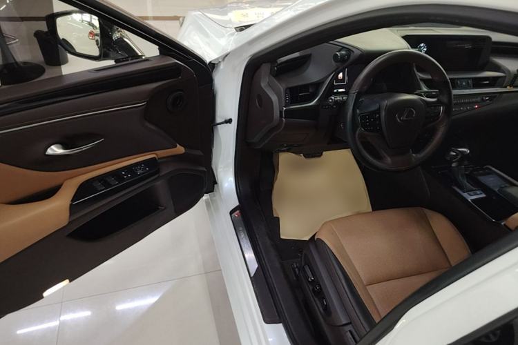 Used Lexus ES 2020 200 Excellence Edition Driver Seat