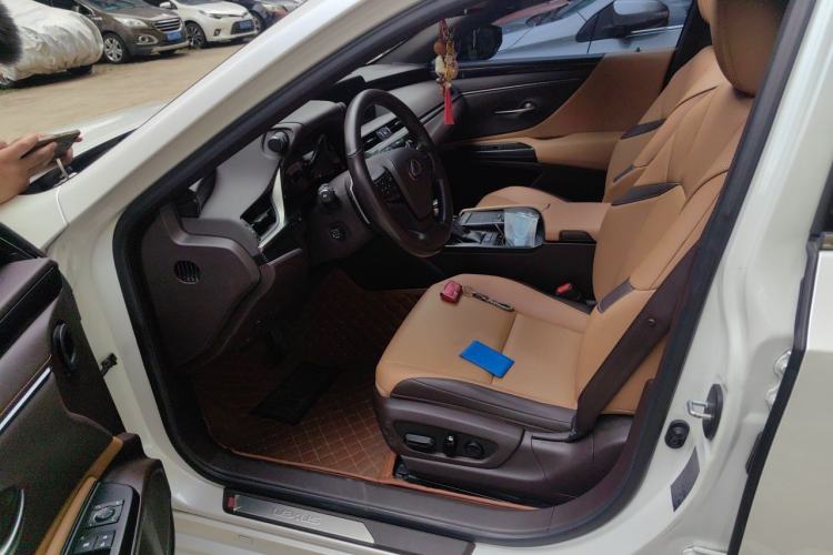 Used Lexus ES 2020 200 Excellence Edition Driver Seat