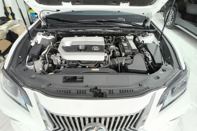 Used Lexus ES 2020 200 Excellence Edition Engine Bay