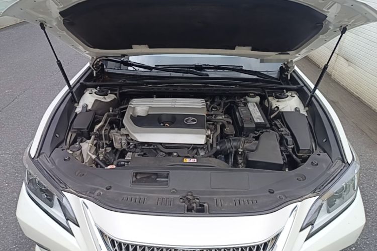 Used Lexus ES 2020 200 Excellence Edition Engine Bay