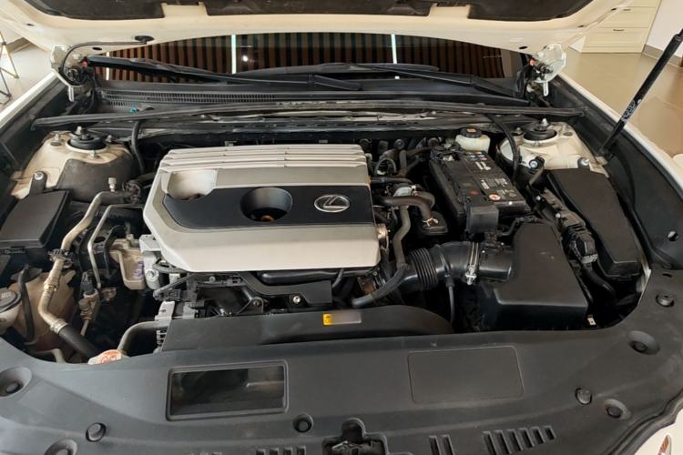 Used Lexus ES 2020 200 Excellence Edition Engine Bay