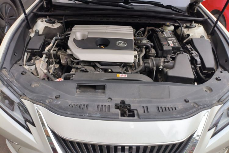 Used Lexus ES 2020 200 Excellence Edition Engine Bay