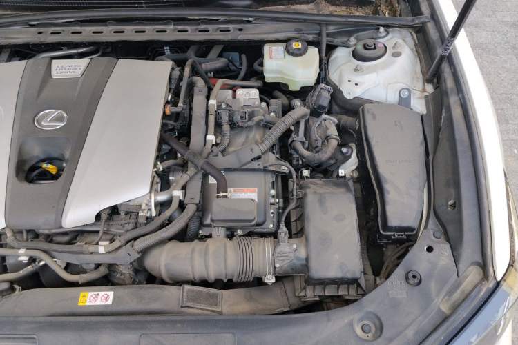 Used Lexus ES 2020 300h Premier Edition Engine Bay Left
