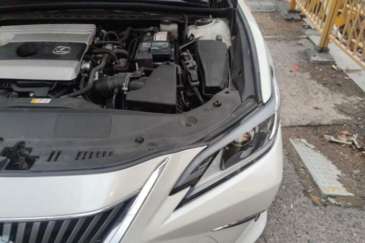 Used Lexus ES 2020 200 Excellence Edition Engine Bay Left