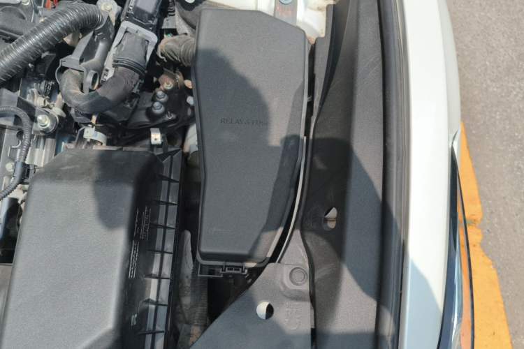 Used Lexus ES 2020 300h Premier Edition Engine Bay Left