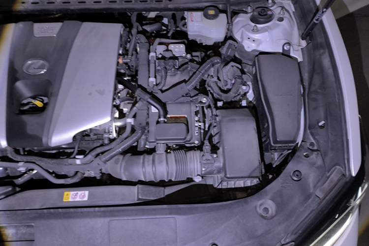 Used Lexus ES  Engine Bay Left