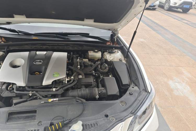 Used Lexus ES 2020 300h Premier Edition Engine Bay Left