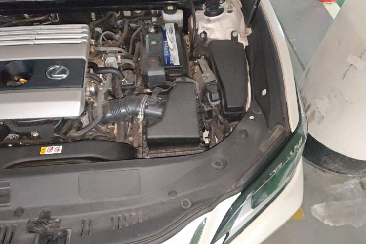 Used Lexus ES 2020 200 Luxury Edition Engine Bay Left