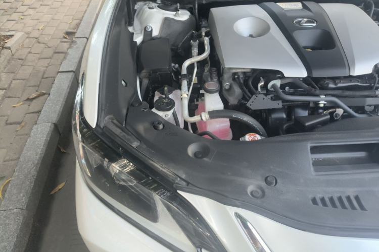 Used Lexus ES 2020 300h Premier Edition Engine Bay Right