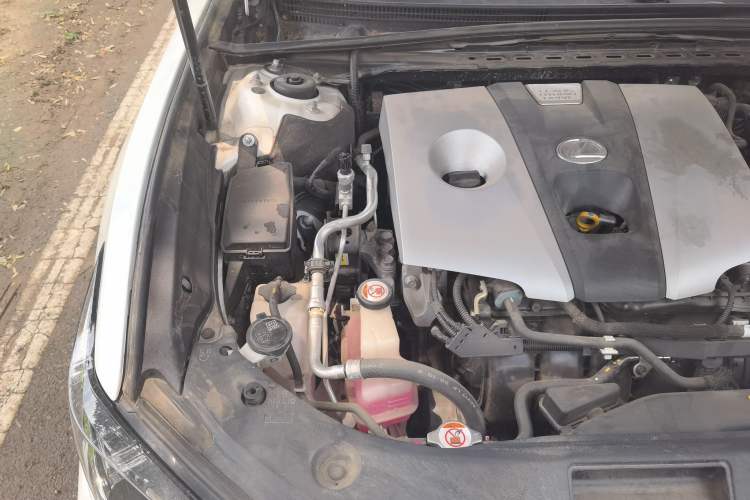 Used Lexus ES 2020 300h Premier Edition Engine Bay Right