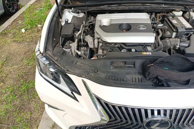 Used Lexus ES 2020 200 Excellence Edition Engine Bay Right