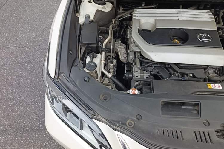 Used Lexus ES 2020 200 Excellence Edition Engine Bay Right
