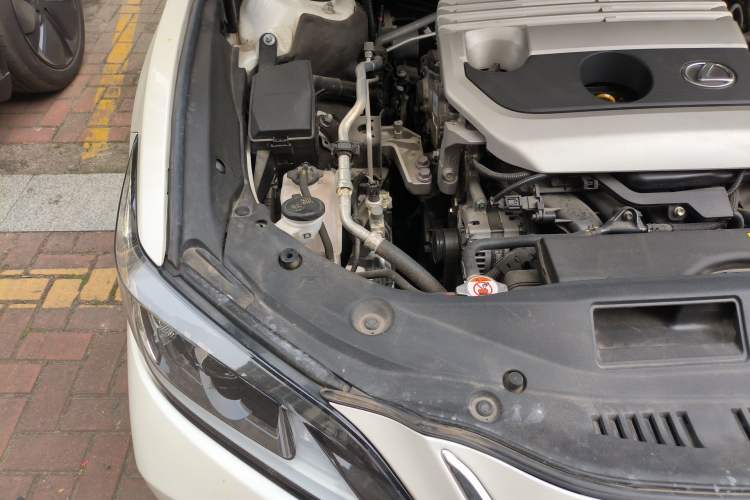 Used Lexus ES 2020 200 Excellence Edition Engine Bay Right