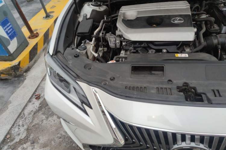 Used Lexus ES 2020 200 Excellence Edition Engine Bay Right