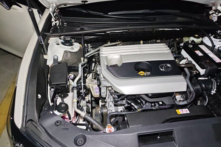Used Lexus ES 2020 200 Excellence Edition Engine Bay Right