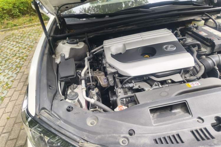 Used Lexus ES 2020 200 Excellence Edition Engine Bay Right