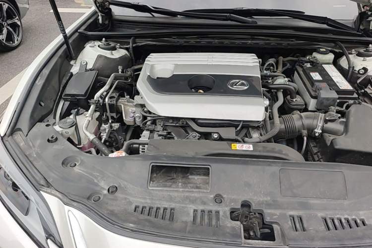 Used Lexus ES 2020 200 Excellence Edition Engine Bay Right