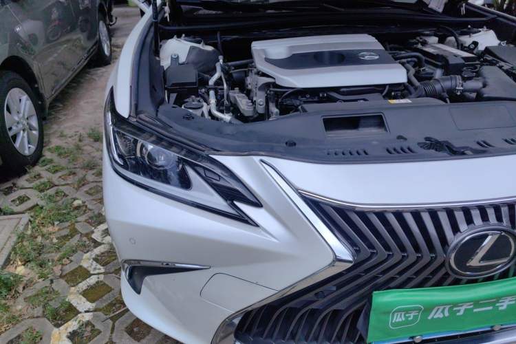 Used Lexus ES 2020 200 Excellence Edition Engine Bay Right