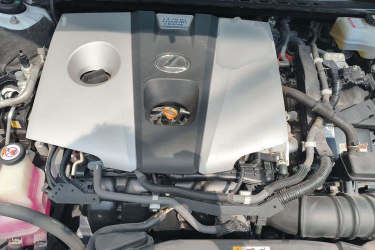 Used Lexus ES 2020 300h Premier Edition Engine Bay