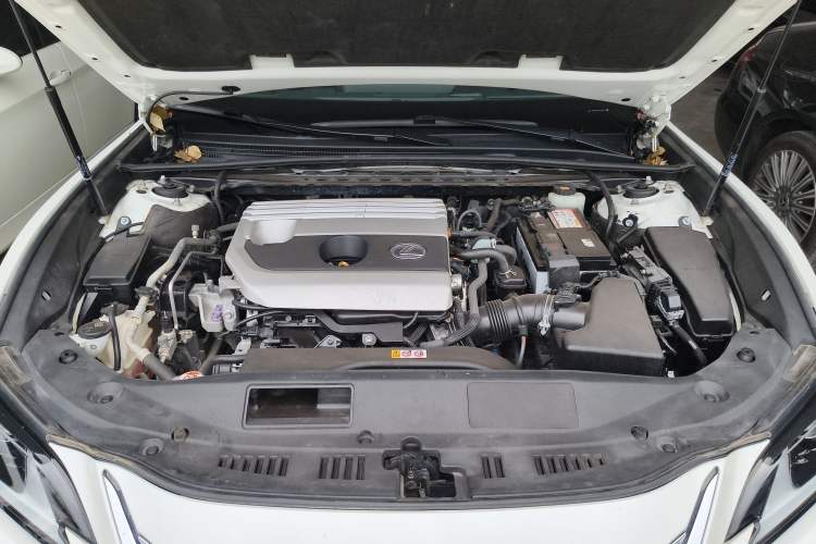 Used Lexus ES 2020 200 Excellence Edition Engine Bay