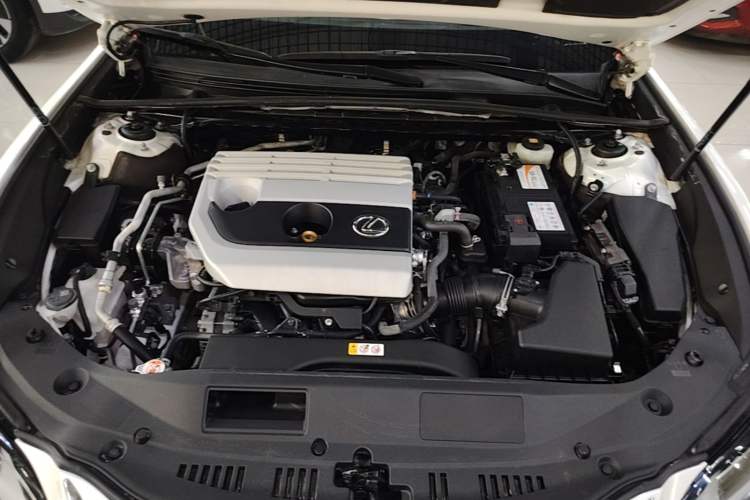 Used Lexus ES 2020 200 Excellence Edition Engine Bay