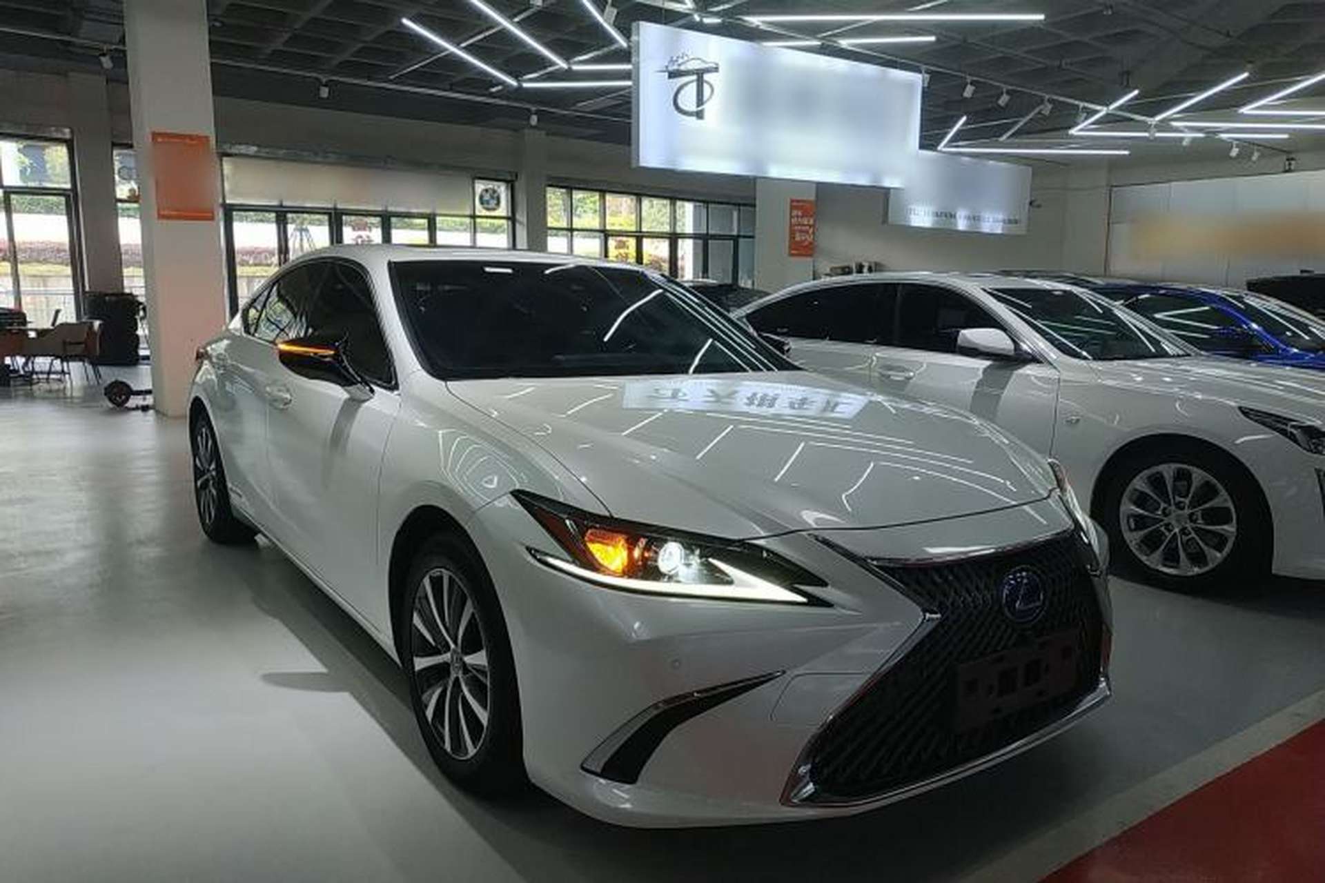 Used Lexus ES 2020 300h Premier Edition Exterior 1