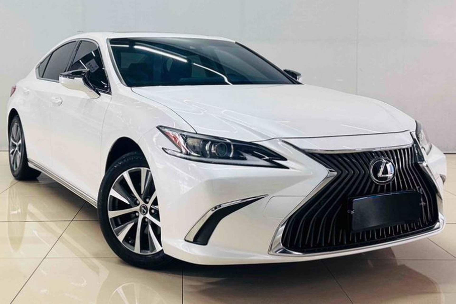 Used Lexus ES 2020 200 Excellence Edition Exterior 1