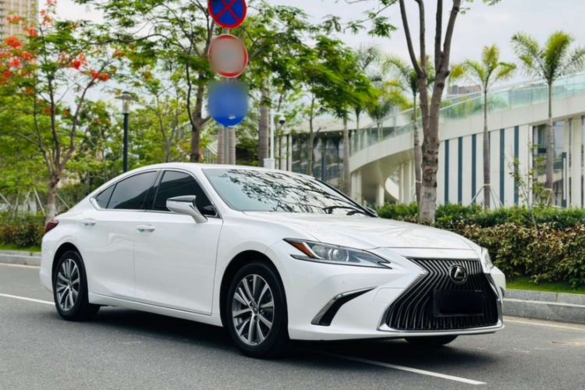 Used Lexus ES 2020 260 Excellence Edition Exterior 1