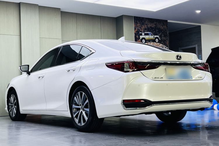 Used Lexus ES 2020 200 Excellence Edition Exterior 2