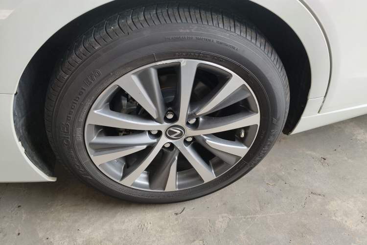 Used Lexus ES 2020 200 Excellence Edition Exterior 2