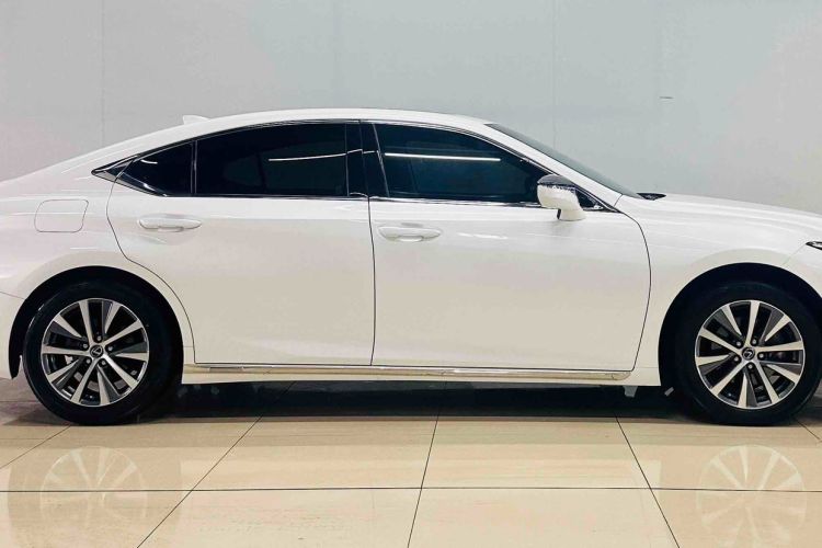 Used Lexus ES 2020 200 Excellence Edition Exterior 2
