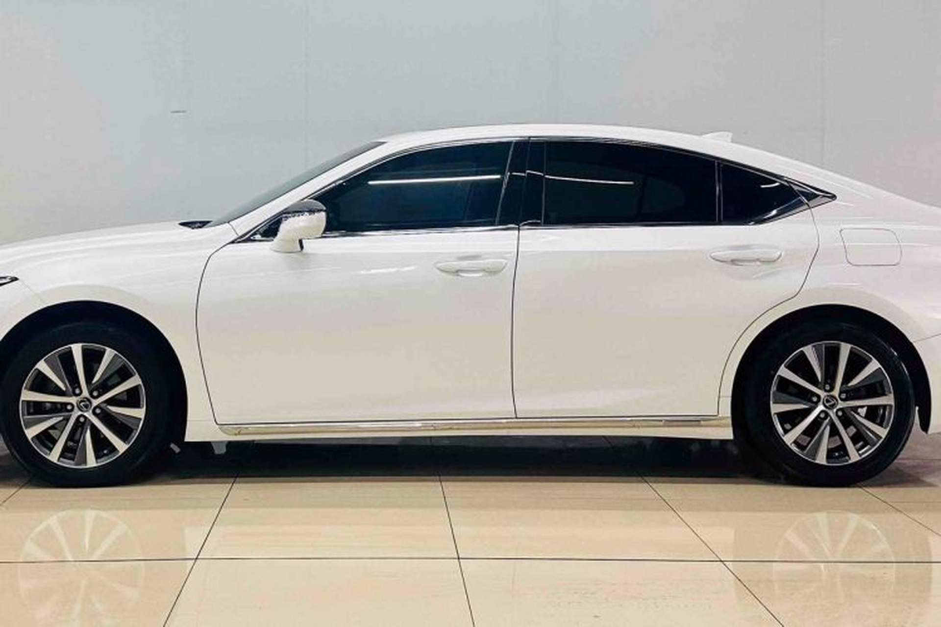 Used Lexus ES 2020 200 Excellence Edition Exterior 3