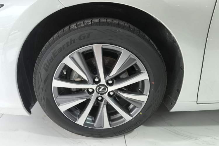 Used Lexus ES 2020 200 Excellence Edition Exterior 4