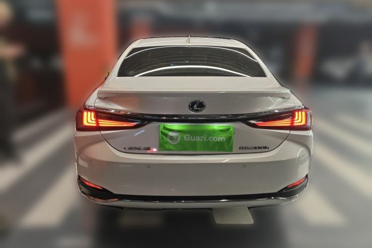 Used Lexus ES 2020 300h Executive Edition Exterior 4