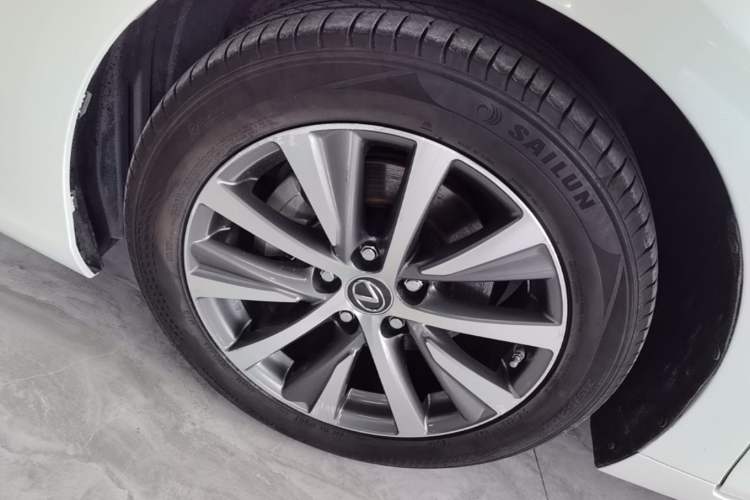 Used Lexus ES 2020 300h Premier Edition Exterior 4