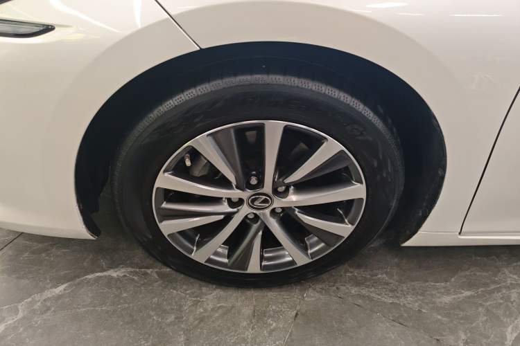 Used Lexus ES 2020 200 Excellence Edition Exterior 4