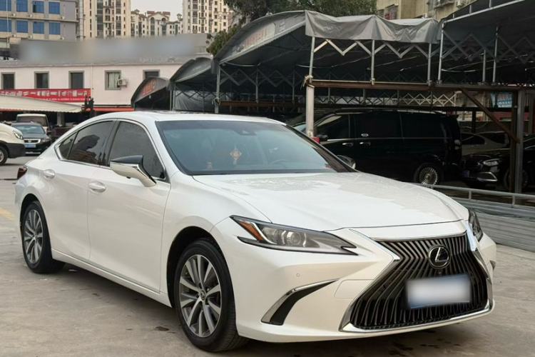 Used Lexus ES 2020 200 Excellence Edition Exterior 4