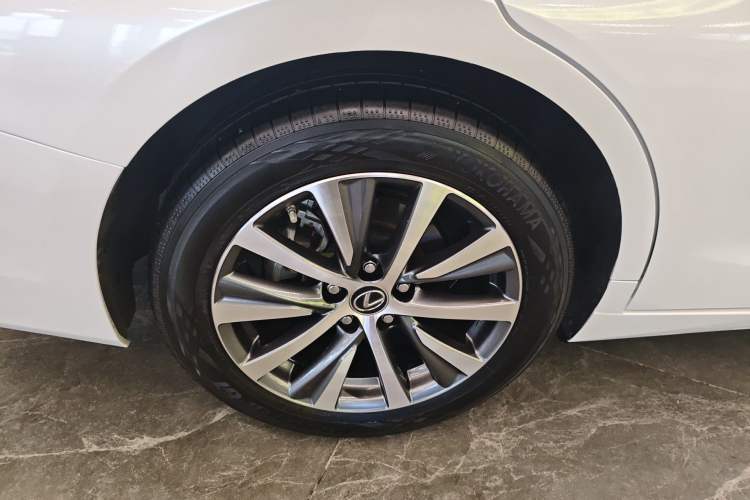Used Lexus ES 2020 200 Excellence Edition Exterior 5