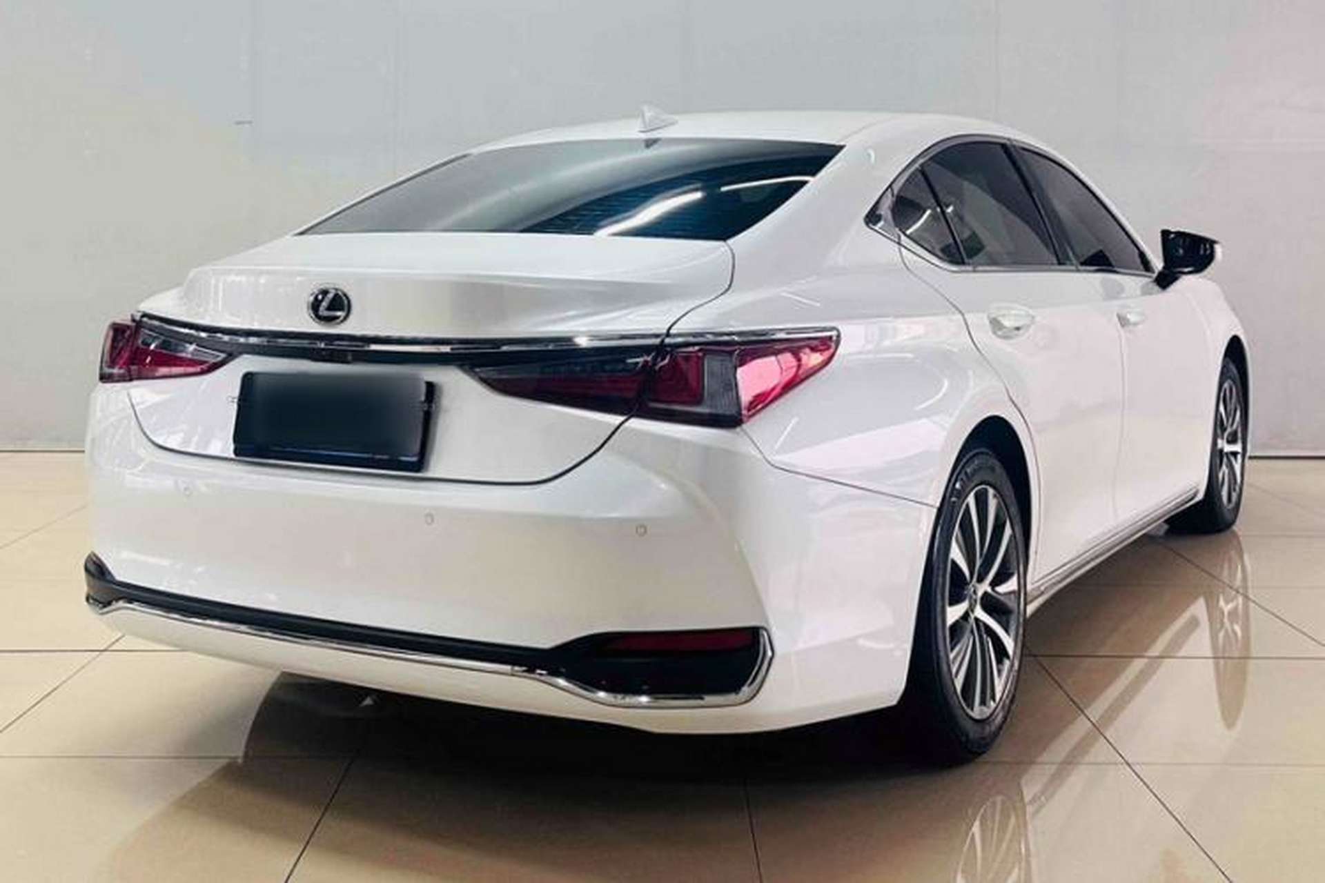 Used Lexus ES 2020 200 Excellence Edition Exterior 6