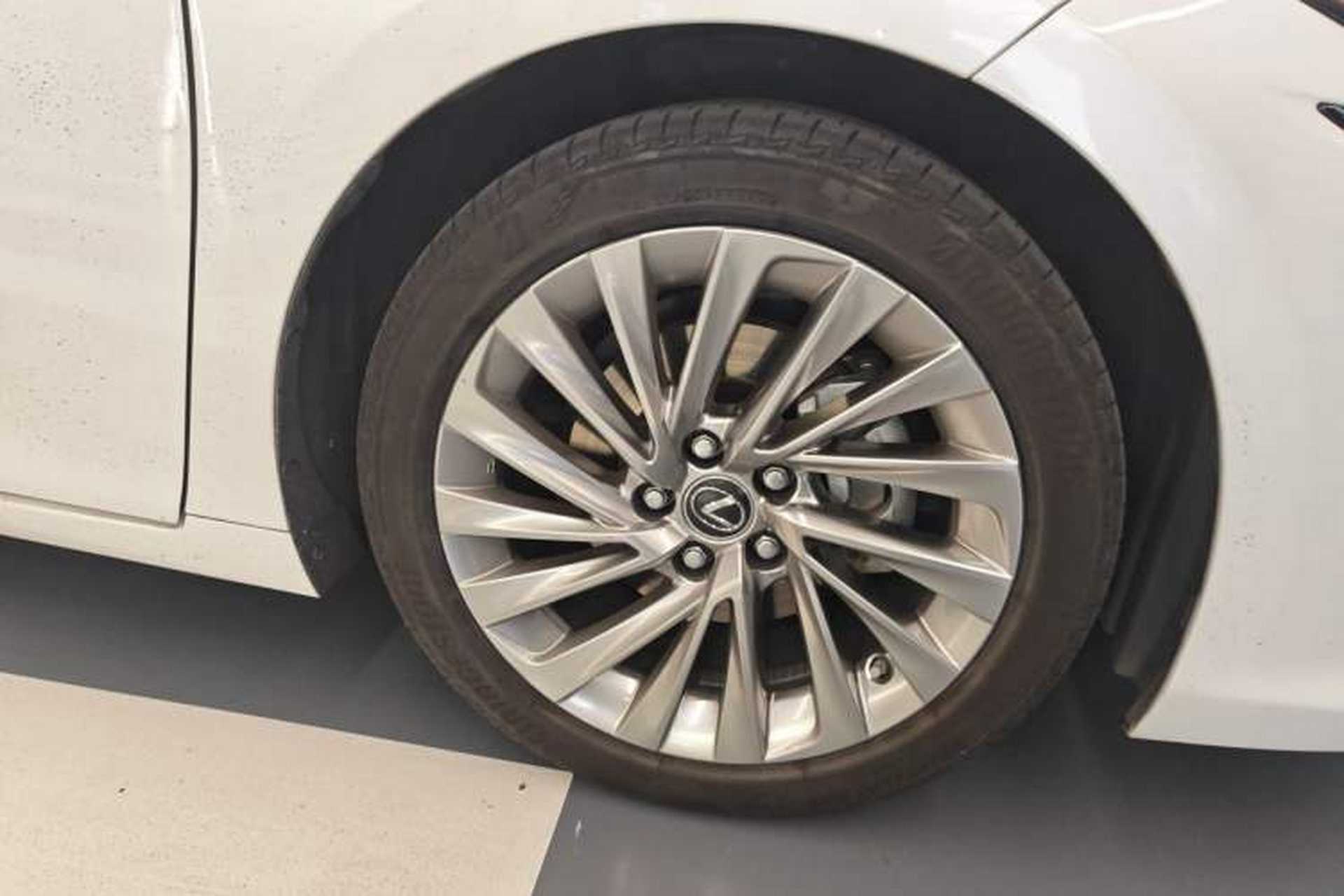 Used Lexus ES 2020 300h Executive Edition Exterior 7