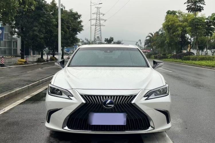 Used Lexus ES 2020 300h Premier Edition Exterior 7