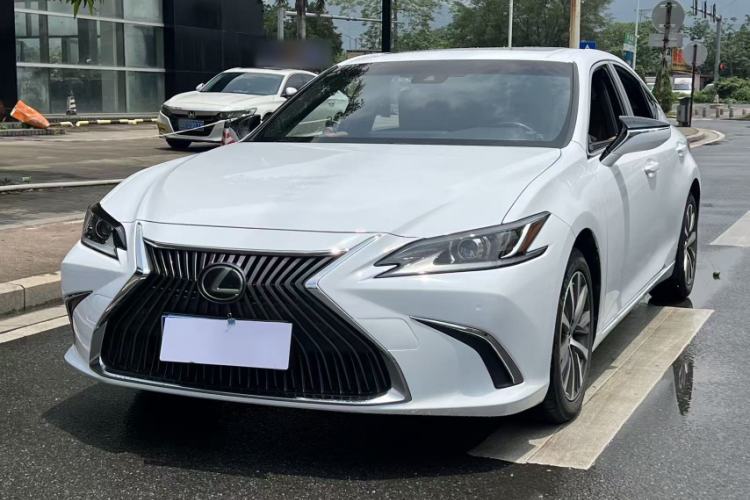 Used Lexus ES 2020 200 Excellence Edition Exterior 9