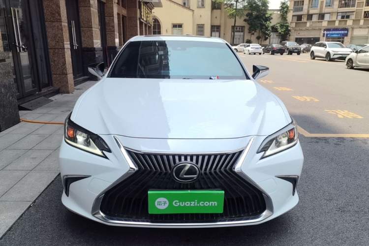 Used Lexus ES 2020 200 Excellence Edition Front