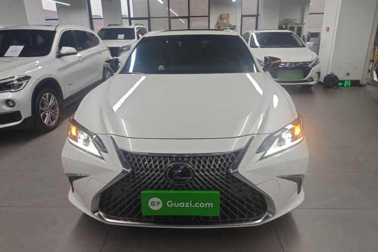Used Lexus ES 2020 260 Excellence Edition Front