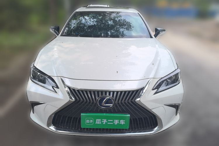 Used Lexus ES 2020 300h Premier Edition Front