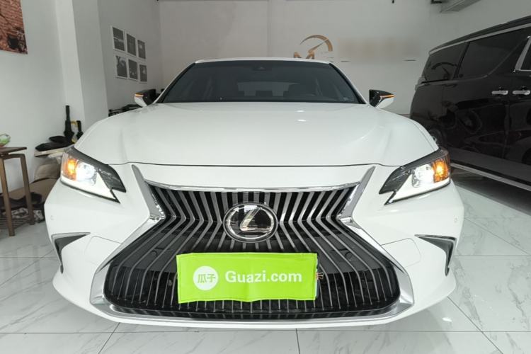 Used Lexus ES 2020 200 Excellence Edition Front