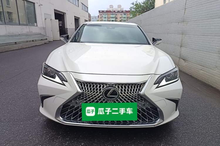 Used Lexus ES 2020 200 Excellence Edition Front