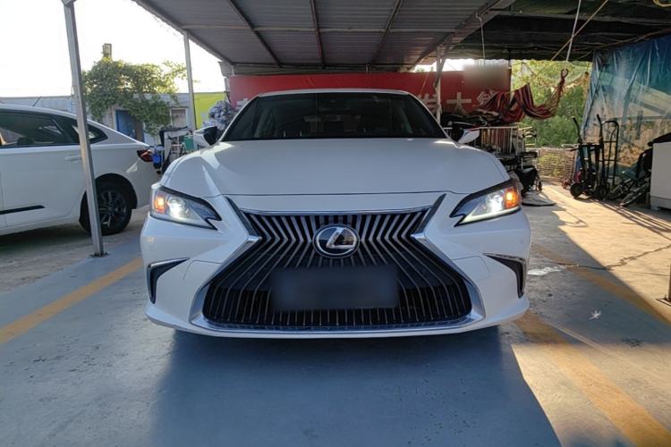 Used Lexus ES 2020 200 Excellence Edition Front